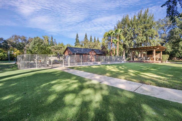 5045 E Morada Ln, Stockton, CA 95212