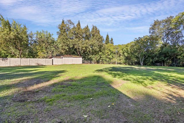 5045 E Morada Ln, Stockton, CA 95212