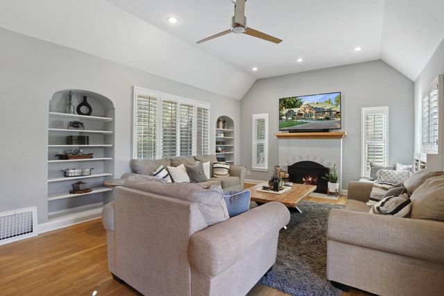 5045 E Morada Ln, Stockton, CA 95212