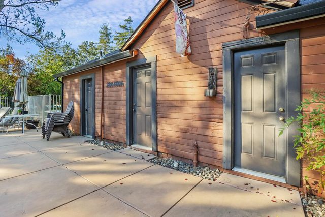 5045 E Morada Ln, Stockton, CA 95212