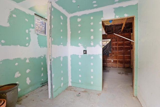 5045 E Morada Ln, Stockton, CA 95212