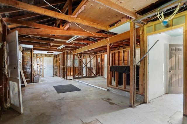 5045 E Morada Ln, Stockton, CA 95212