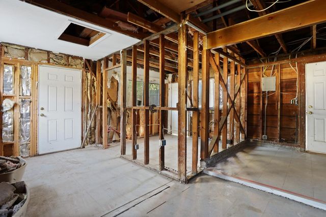 5045 E Morada Ln, Stockton, CA 95212