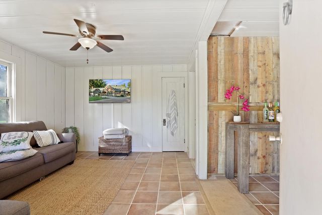 5045 E Morada Ln, Stockton, CA 95212