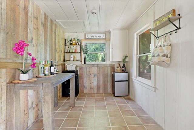 5045 E Morada Ln, Stockton, CA 95212