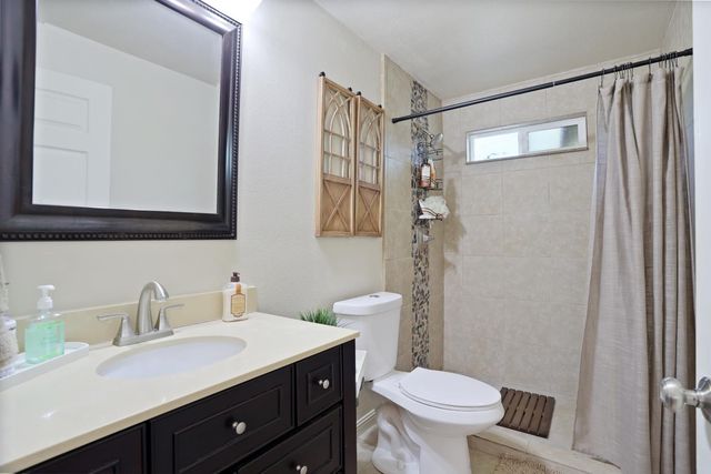 5045 E Morada Ln, Stockton, CA 95212