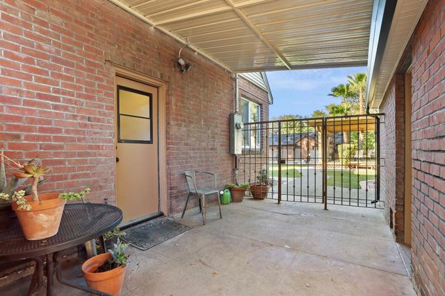 5045 E Morada Ln, Stockton, CA 95212