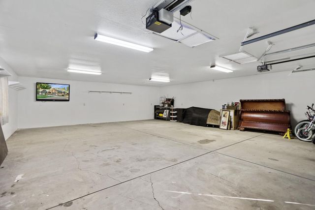 5045 E Morada Ln, Stockton, CA 95212