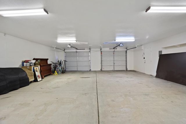 5045 E Morada Ln, Stockton, CA 95212