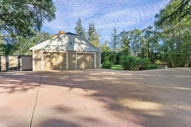 5045 E Morada Ln, Stockton, CA 95212