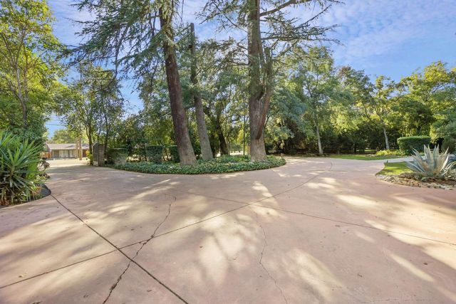 5045 E Morada Ln, Stockton, CA 95212