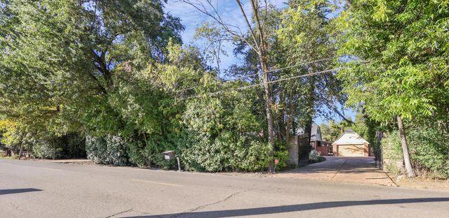 5045 E Morada Ln, Stockton, CA 95212