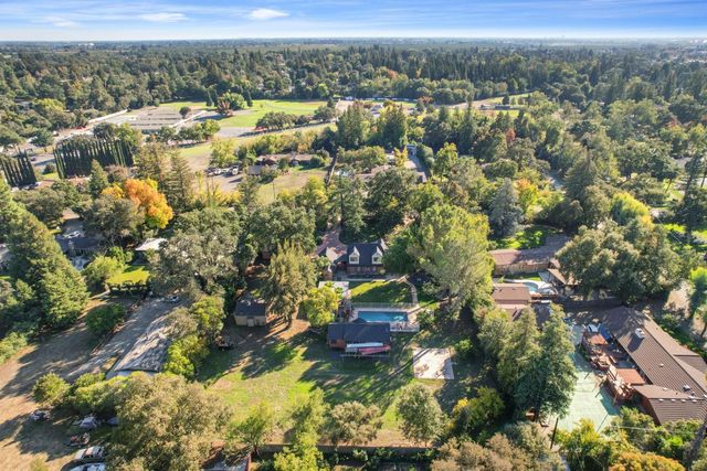 5045 E Morada Ln, Stockton, CA 95212