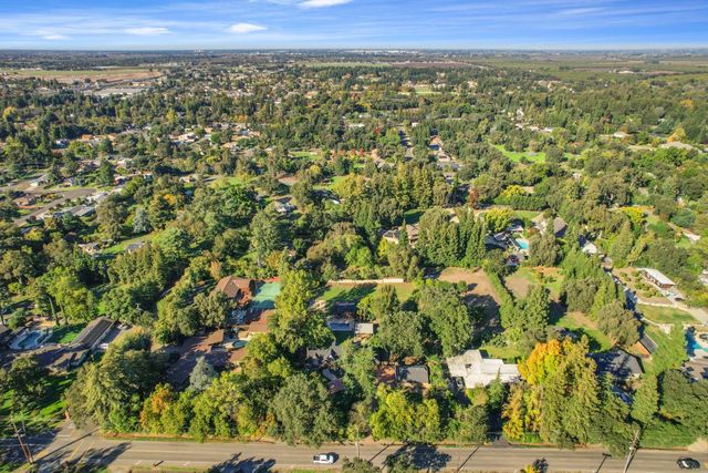 5045 E Morada Ln, Stockton, CA 95212