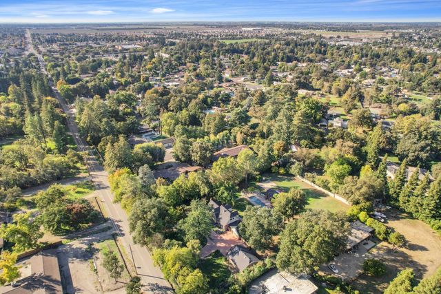 5045 E Morada Ln, Stockton, CA 95212