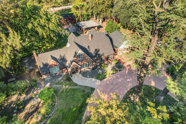 5045 E Morada Ln, Stockton, CA 95212