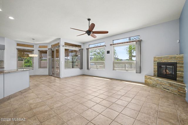 7721 Legend Vista Place, Tucson, AZ 85743