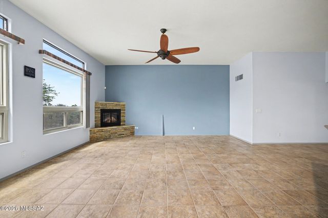 7721 Legend Vista Place, Tucson, AZ 85743