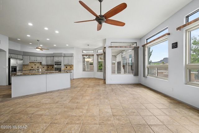 7721 Legend Vista Place, Tucson, AZ 85743