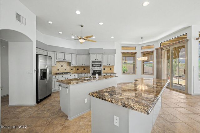 7721 Legend Vista Place, Tucson, AZ 85743