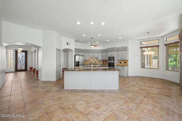 7721 Legend Vista Place, Tucson, AZ 85743