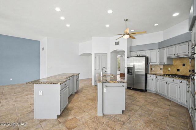 7721 Legend Vista Place, Tucson, AZ 85743