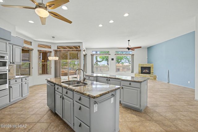 7721 Legend Vista Place, Tucson, AZ 85743