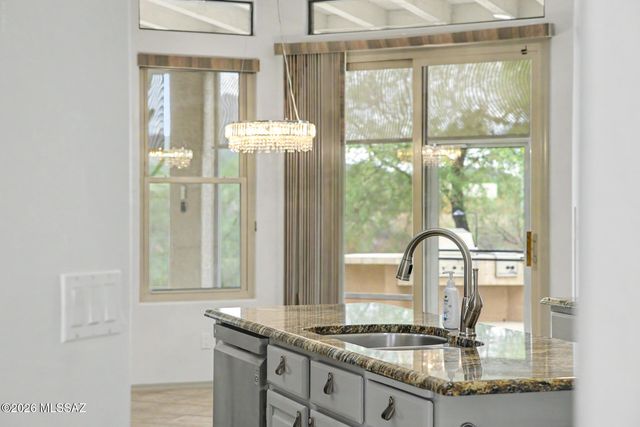 7721 Legend Vista Place, Tucson, AZ 85743