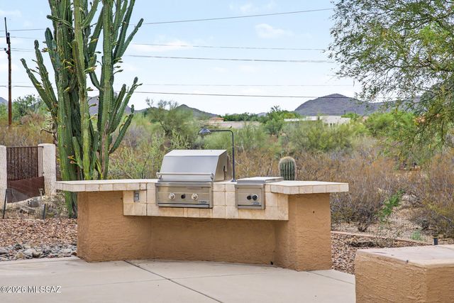7721 Legend Vista Place, Tucson, AZ 85743