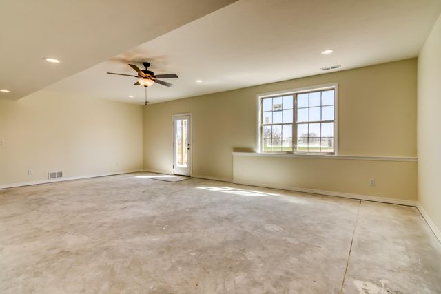 646 W Brook Hollow Road, Nixa, MO 65714