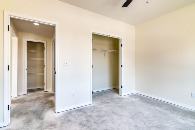 646 W Brook Hollow Road, Nixa, MO 65714