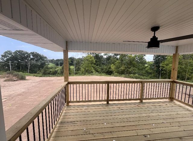 646 W Brook Hollow Road, Nixa, MO 65714