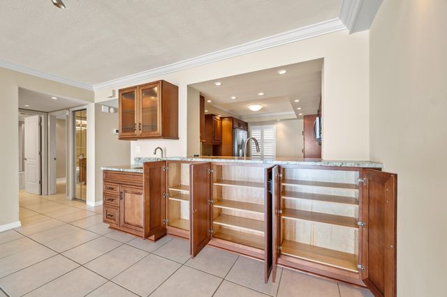 995 N Highway A1a 407, Indialantic, FL 32903