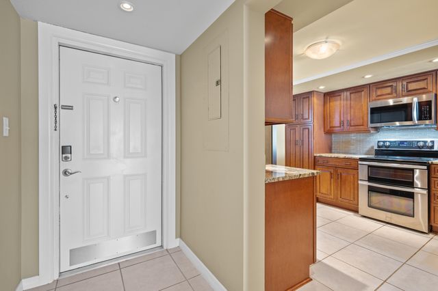 995 N Highway A1a 407, Indialantic, FL 32903