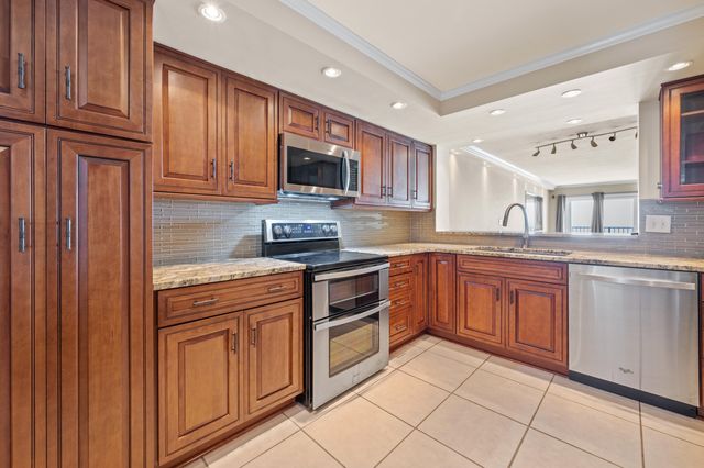 995 N Highway A1a 407, Indialantic, FL 32903