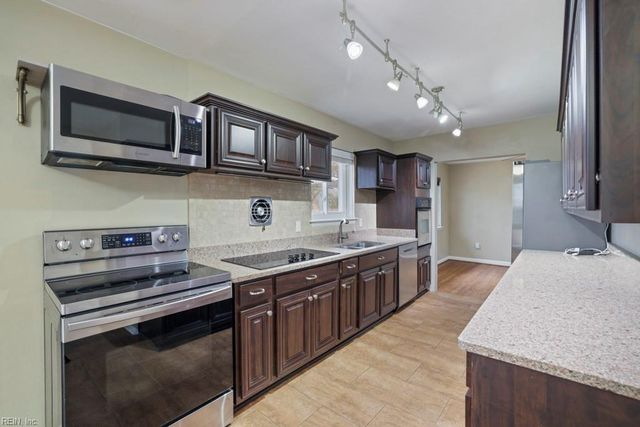 548 Crosby RD, Virginia Beach, VA 23452