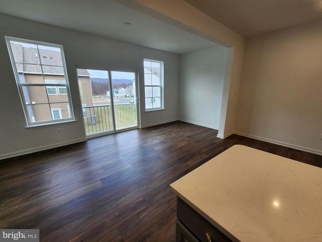 500 HUSKY TRL, Martinsburg, WV 25403