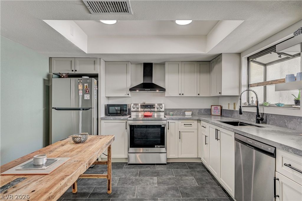 3447 Garden East Drive, Las Vegas, NV 89121 — photo 5