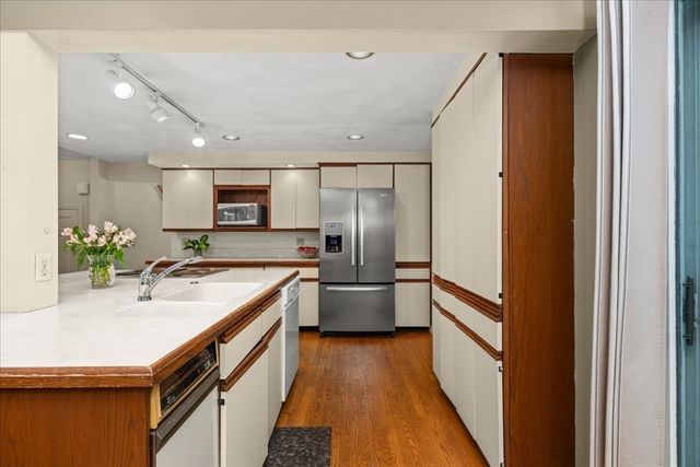 11 Hickory Rd, Southborough, MA 01772