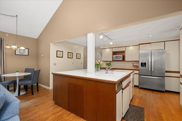 11 Hickory Rd, Southborough, MA 01772