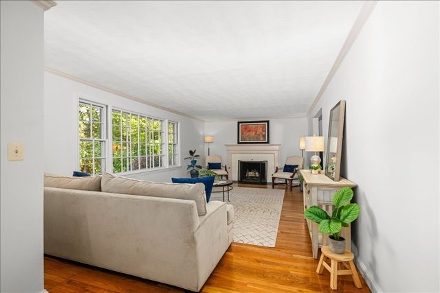 11 Hickory Rd, Southborough, MA 01772