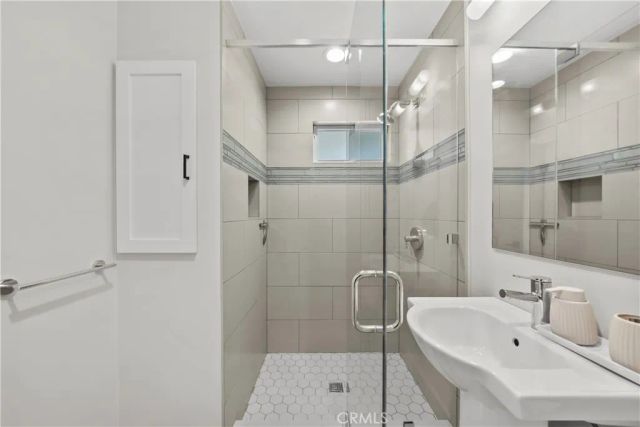 5823 Lubao, Woodland Hills, CA 91367