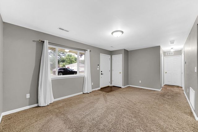 415 W 7th Street, Hobart, IN 46342