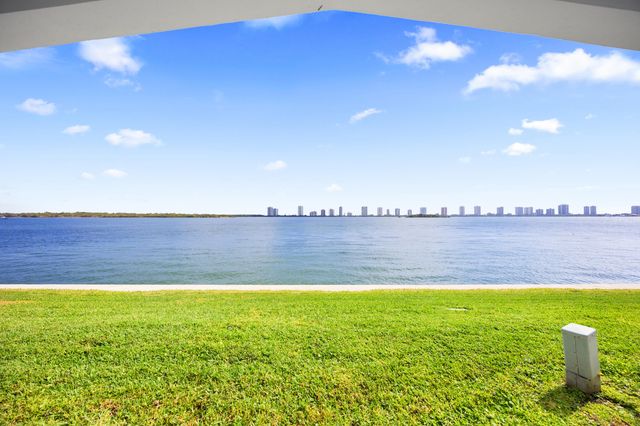 100 Shore Court 104, North Palm Beach, FL 33408