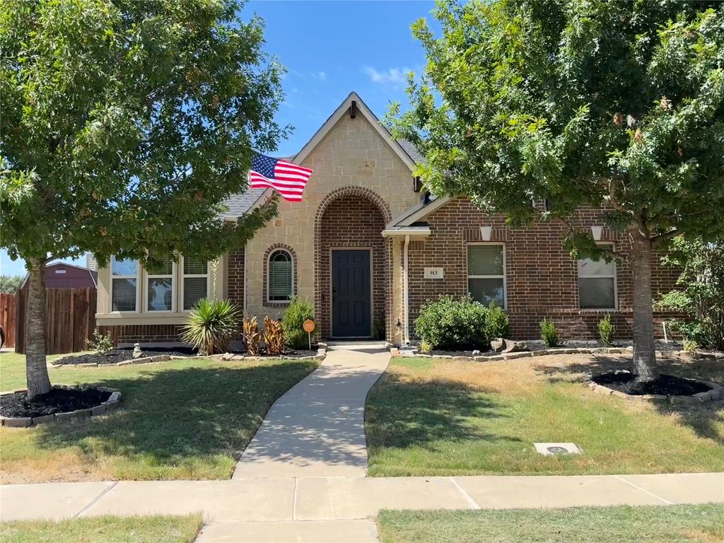 913 Mill Pond Drive, Midlothian, TX 76065 — exterior