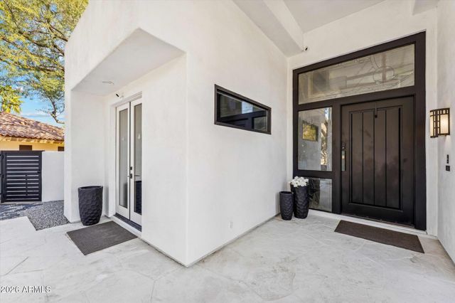 12233 S RUNNING BEAR Court, Phoenix, AZ 85044