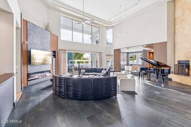 12233 S RUNNING BEAR Court, Phoenix, AZ 85044