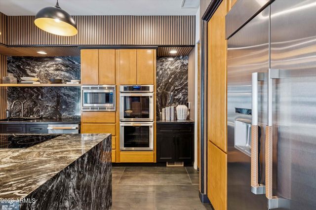 12233 S RUNNING BEAR Court, Phoenix, AZ 85044