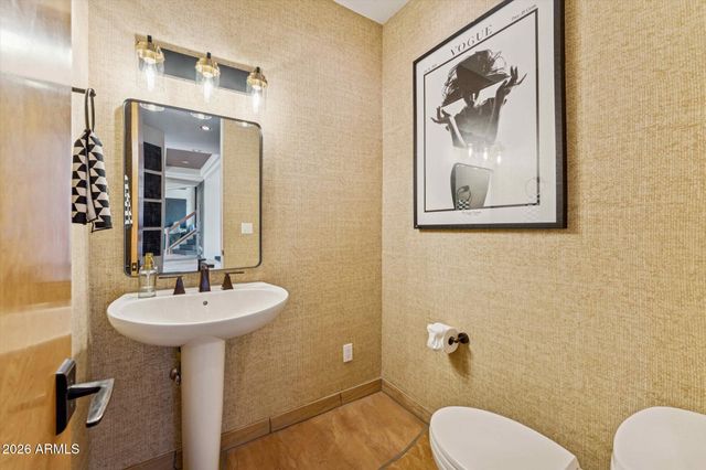 12233 S RUNNING BEAR Court, Phoenix, AZ 85044