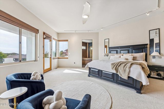 12233 S RUNNING BEAR Court, Phoenix, AZ 85044